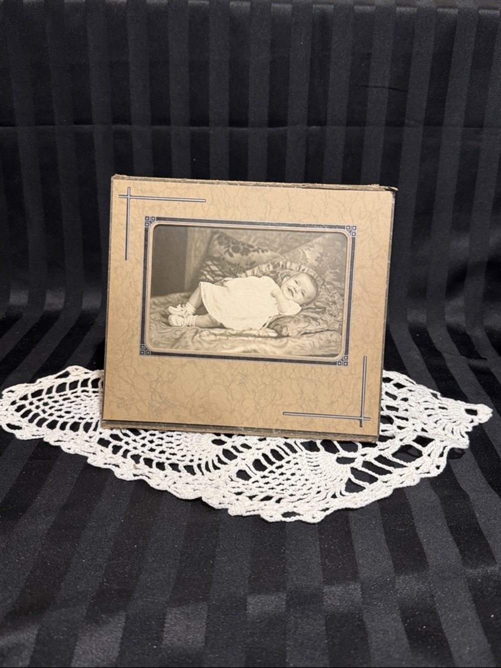 Vintage-Inspired Beige Studio Photo Frame with Vintage Crocheted Doily